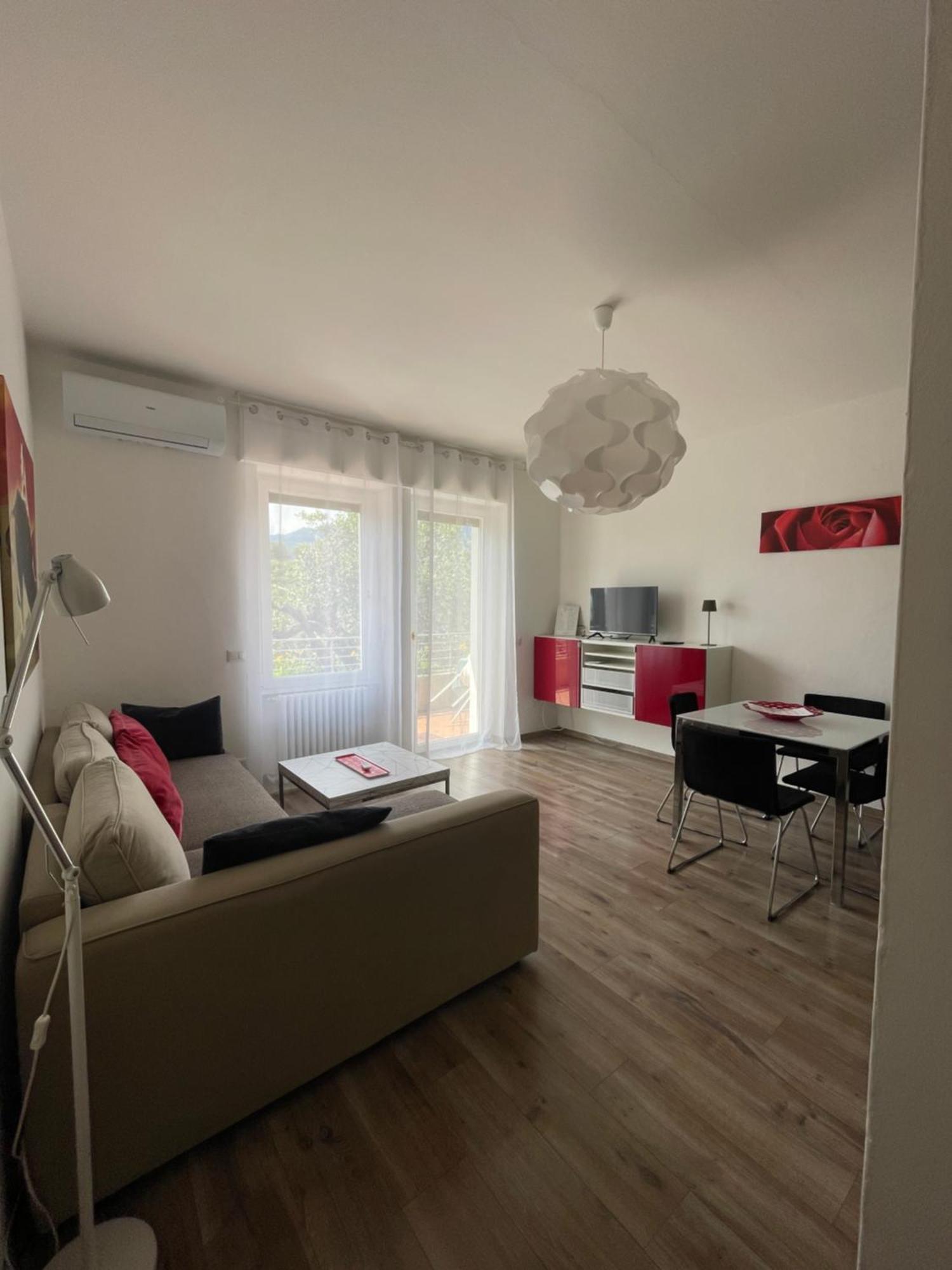 Casa Mario & Laura Ferienwohnungen Free Wi-Fi Parking 马尔切西内 外观 照片